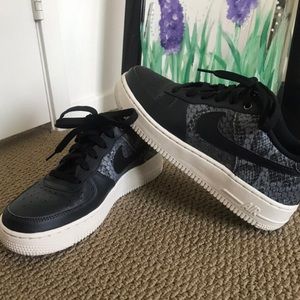 Nike Air Force 1, snakeskin print/black